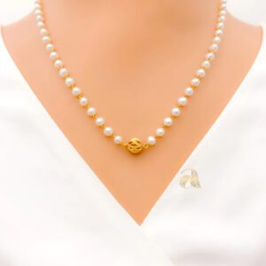 CHIC CONTEMPORARY ORB PEARL NECKLACE